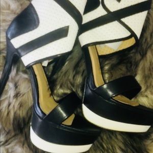 Black And White Bandage Heels .
